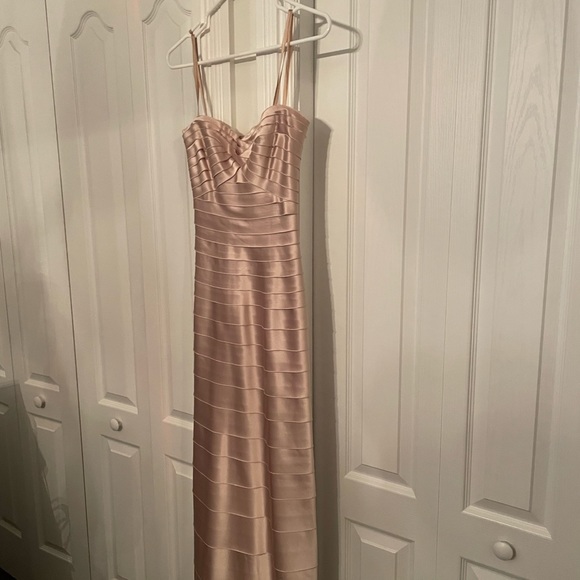 Gorgeous BCBG Champagne Layered Dress - Picture 4 of 7